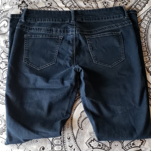 Maurices Jeans - Picture 2 of 8